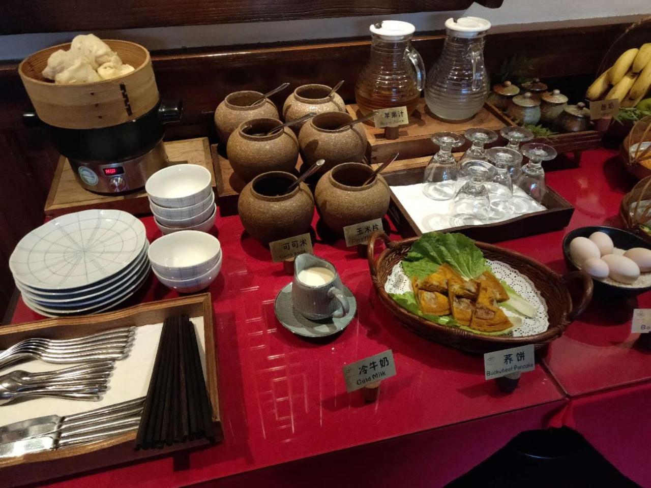 Songtsam Tacheng Lodge Deqen Bagian luar foto