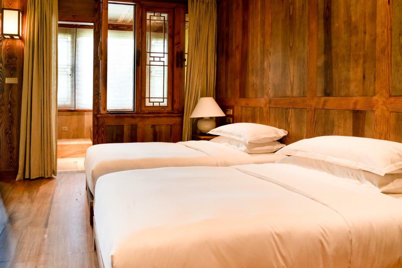 Songtsam Tacheng Lodge Deqen Bagian luar foto